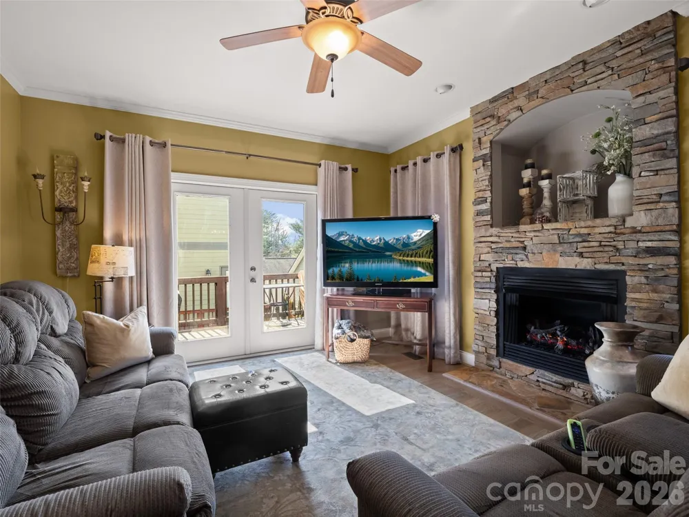 21 Jeff Drive Asheville, NC 28806