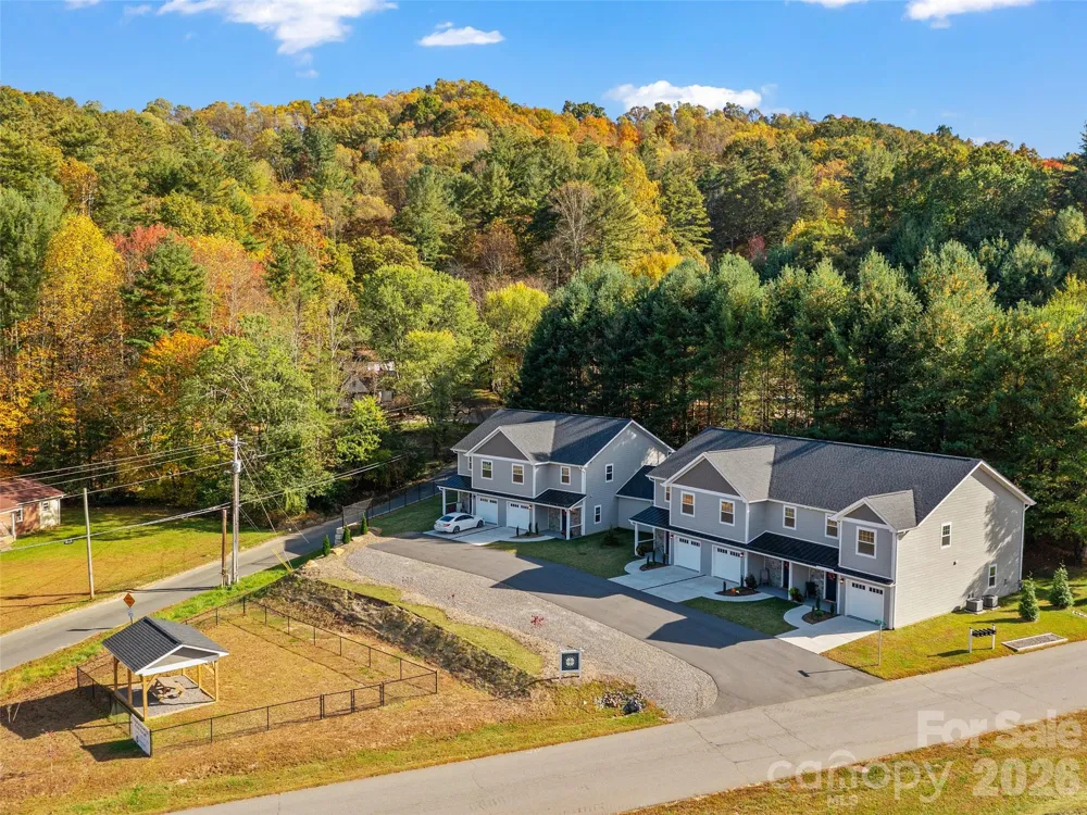 100 Red Twig Lane #Unit 102 Burnsville, NC 28704