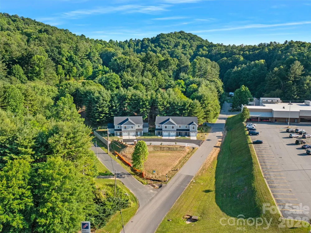 100 Red Twig Lane #Unit 102 Burnsville, NC 28704