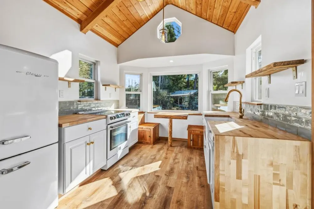 15 Braemoor Drive Santa Cruz, CA 95060