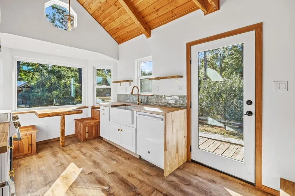15 Braemoor Drive Santa Cruz, CA 95060