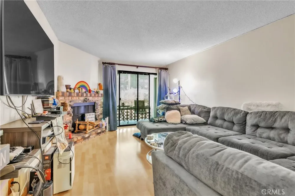 445 Ivy #204 Glendale, CA 91204