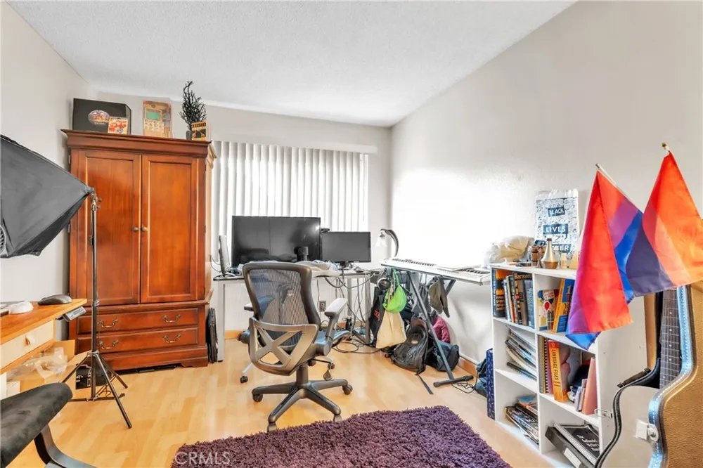 445 Ivy #204 Glendale, CA 91204