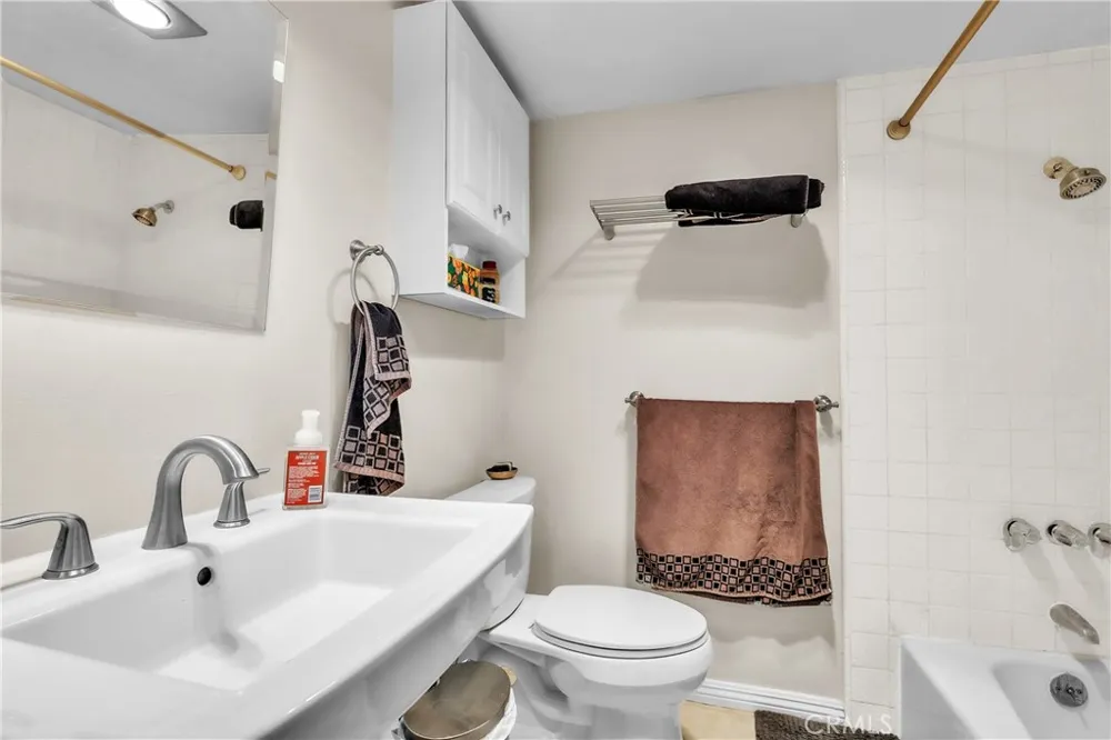 445 Ivy #204 Glendale, CA 91204