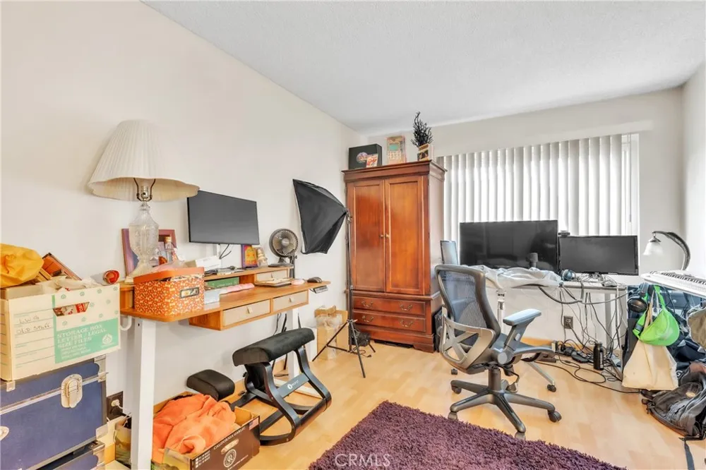 445 Ivy #204 Glendale, CA 91204