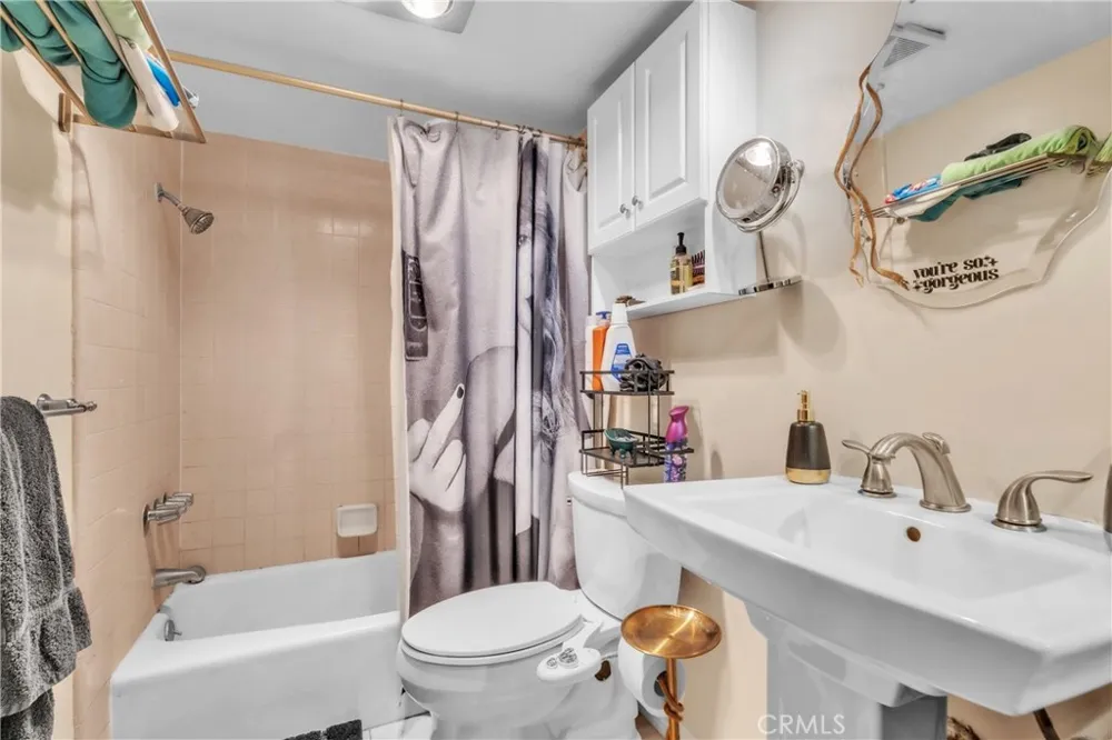 445 Ivy #204 Glendale, CA 91204