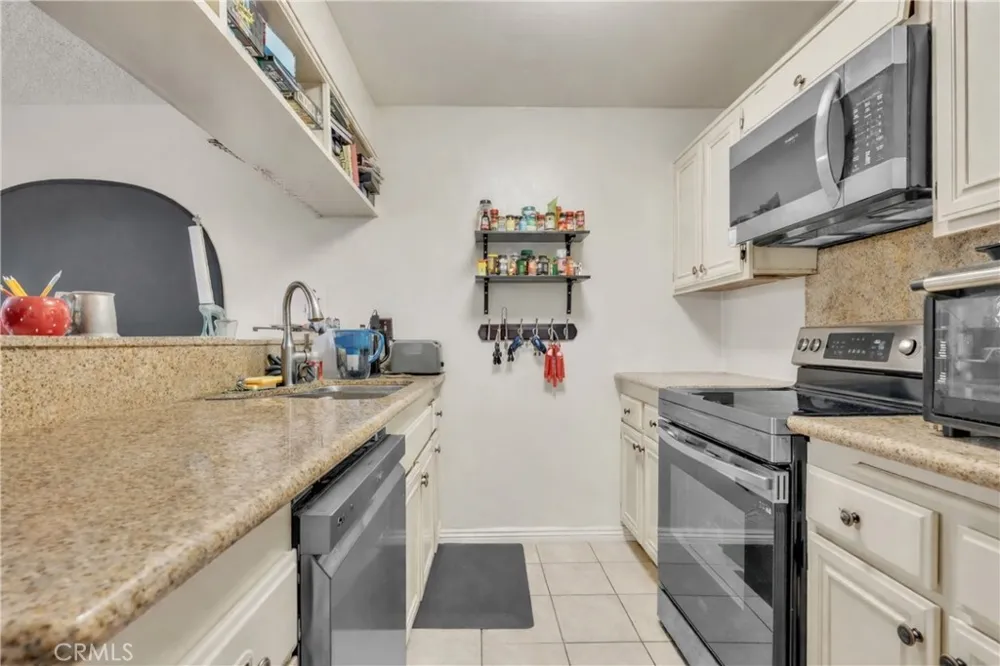 445 Ivy #204 Glendale, CA 91204
