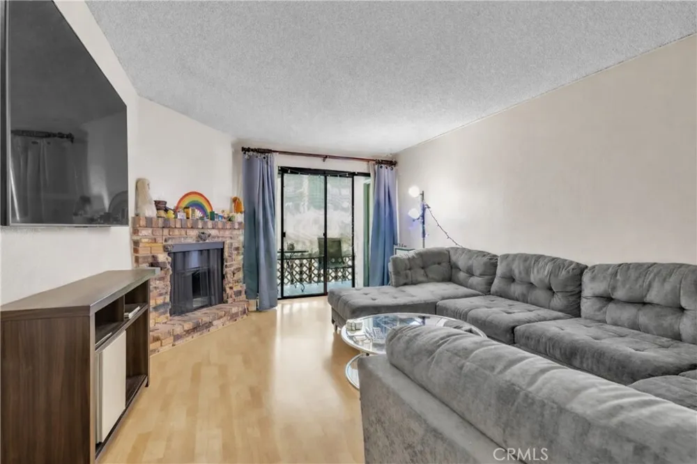 445 Ivy #204 Glendale, CA 91204