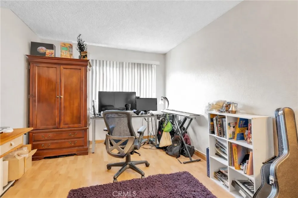 445 Ivy #204 Glendale, CA 91204