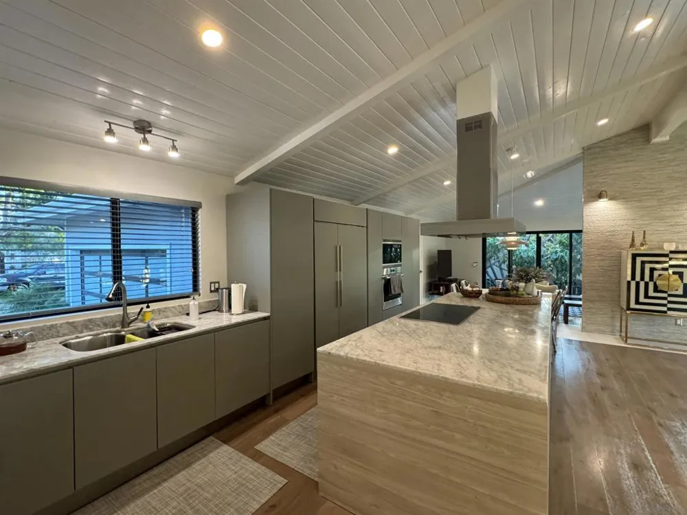 1402 Rodeo Drive La Jolla, CA 92037