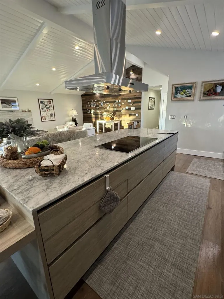 1402 Rodeo Drive La Jolla, CA 92037