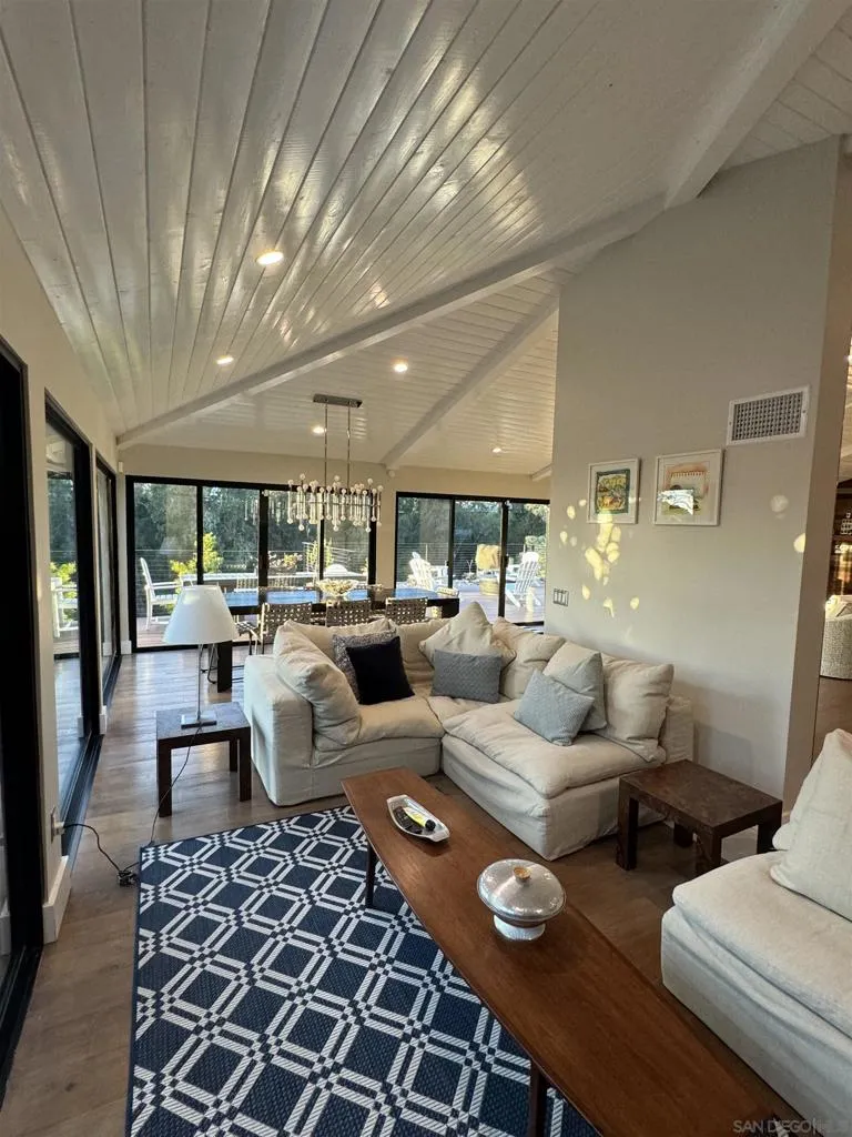 1402 Rodeo Drive La Jolla, CA 92037