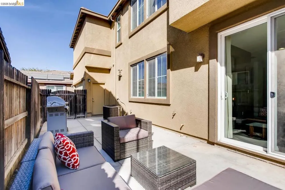 390 Caravaggio CIR Sacramento, CA 95835