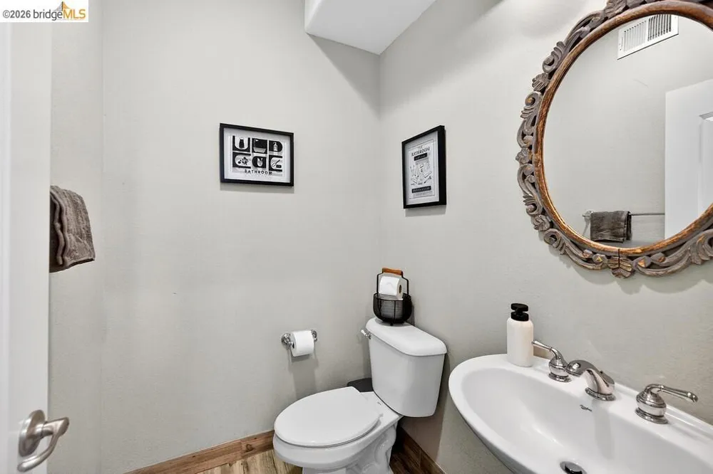390 Caravaggio CIR Sacramento, CA 95835
