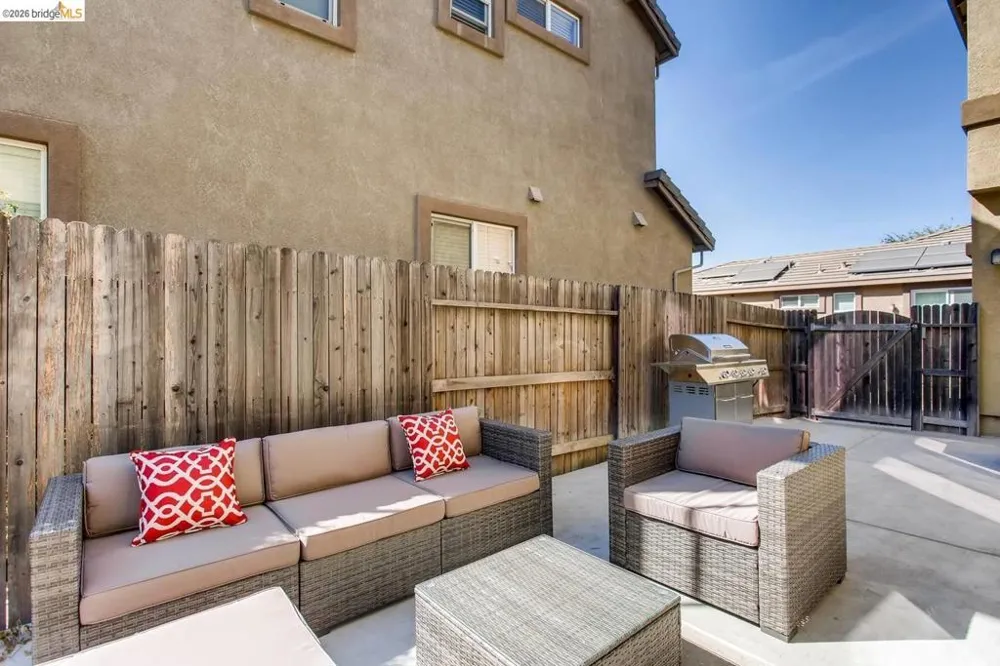 390 Caravaggio CIR Sacramento, CA 95835