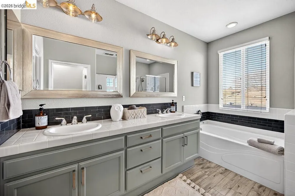 390 Caravaggio CIR Sacramento, CA 95835