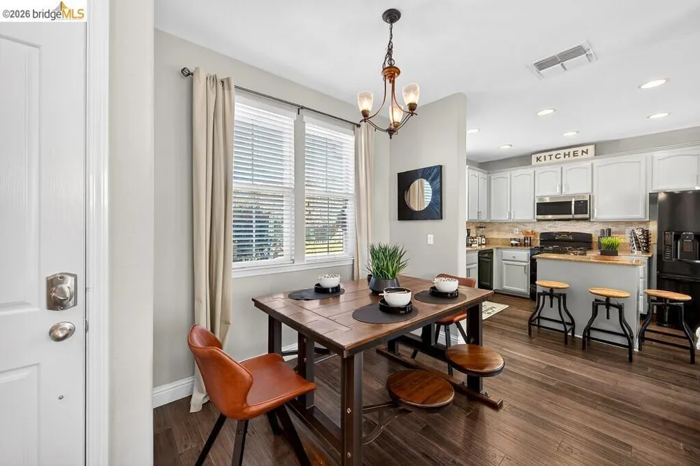 390 Caravaggio CIR Sacramento, CA 95835