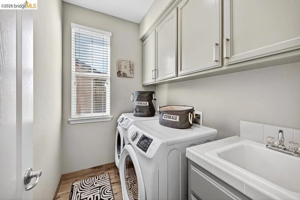 390 Caravaggio CIR Sacramento, CA 95835
