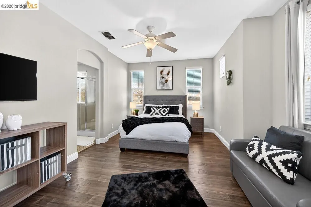 390 Caravaggio CIR Sacramento, CA 95835