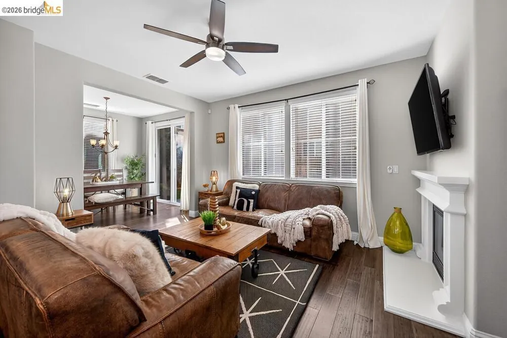 390 Caravaggio CIR Sacramento, CA 95835