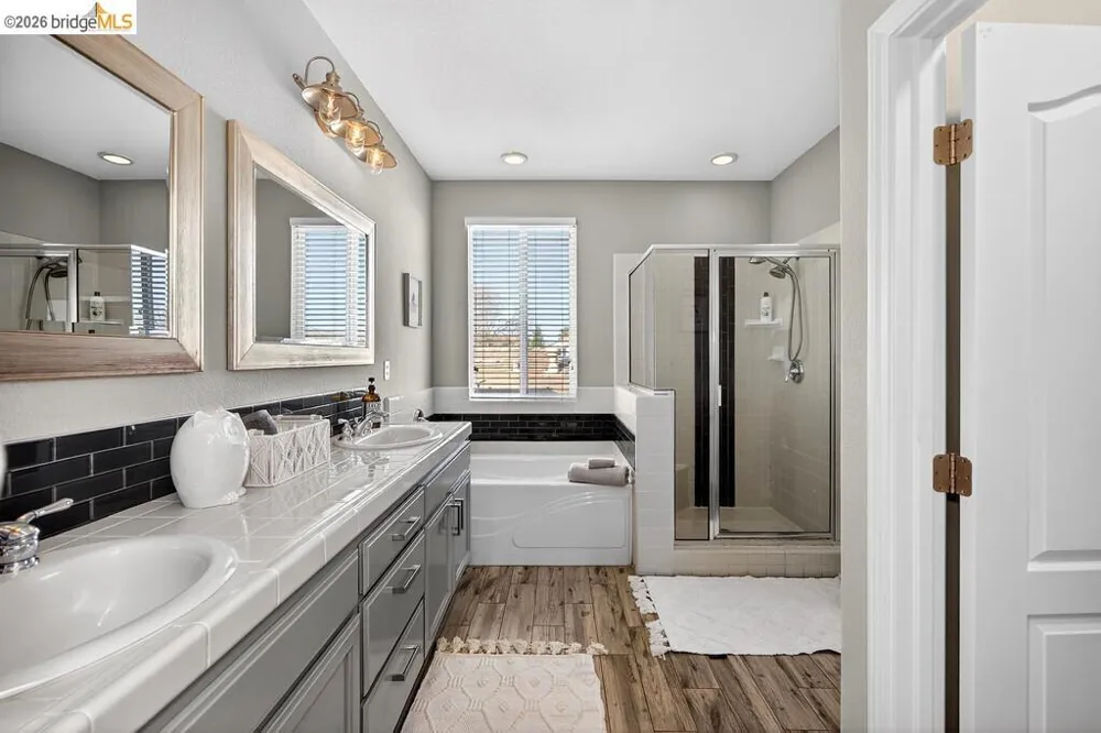 390 Caravaggio CIR Sacramento, CA 95835