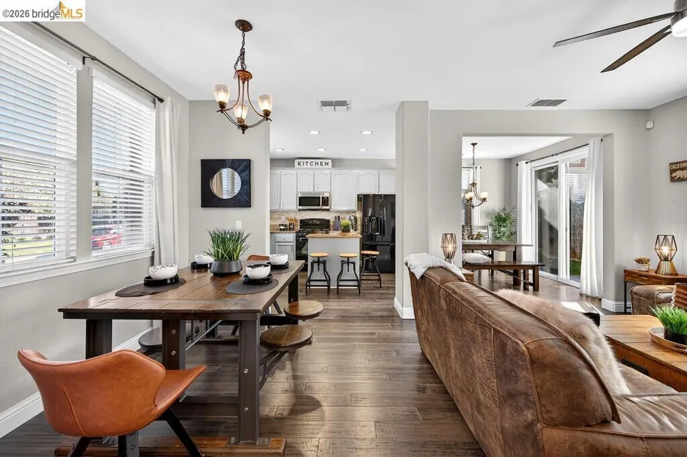 390 Caravaggio CIR Sacramento, CA 95835