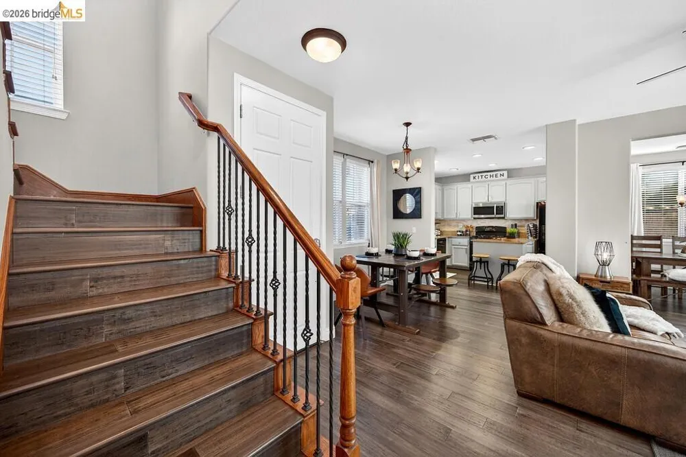 390 Caravaggio CIR Sacramento, CA 95835