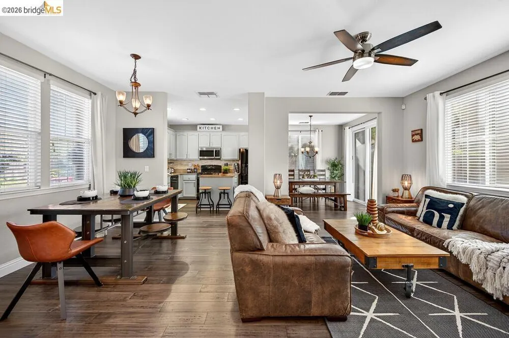 390 Caravaggio CIR Sacramento, CA 95835