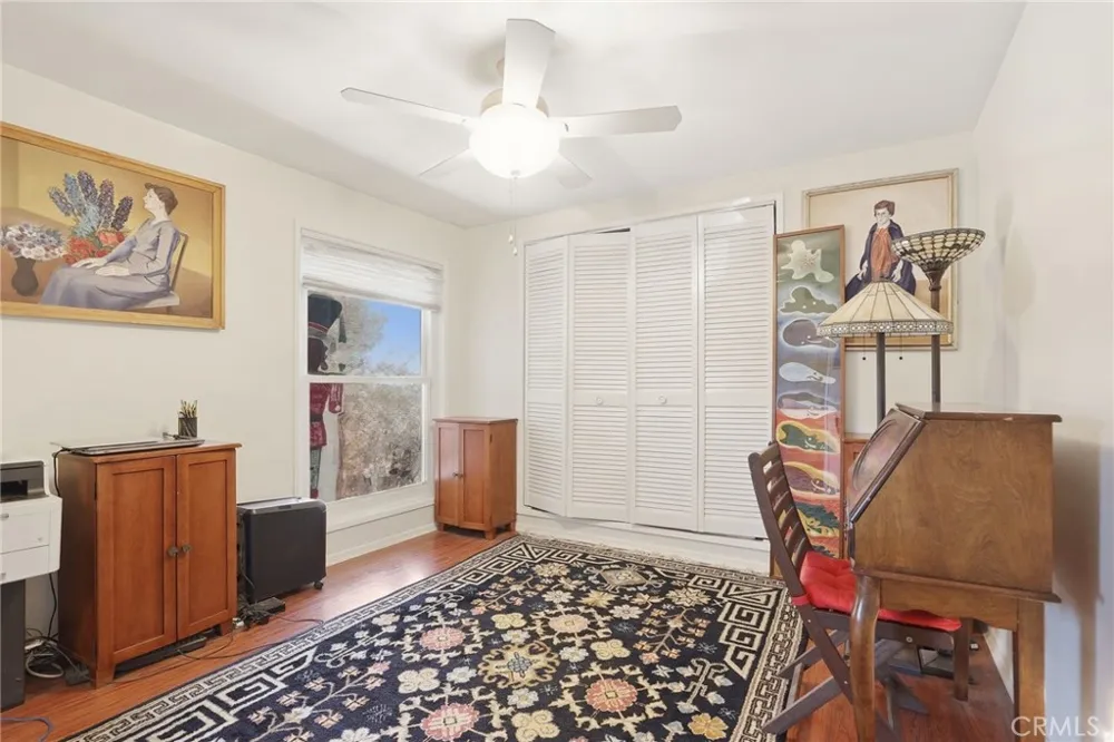 4549 Birchwood Seal Beach, CA 90740