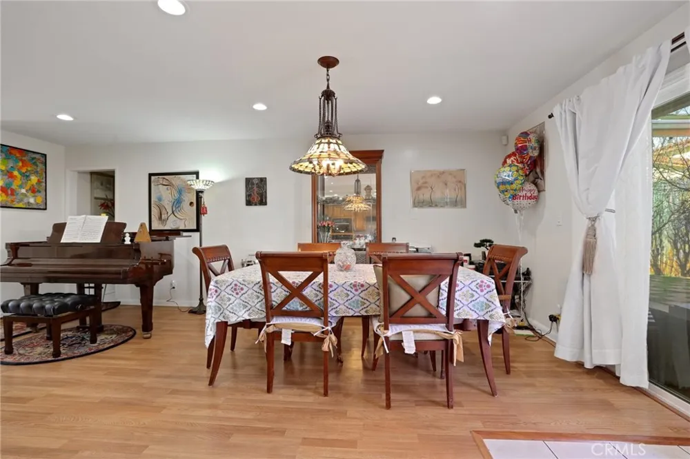 4549 Birchwood Seal Beach, CA 90740