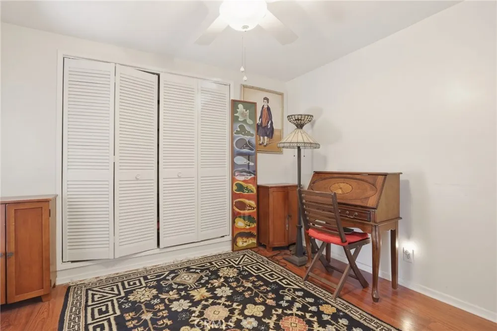 4549 Birchwood Seal Beach, CA 90740