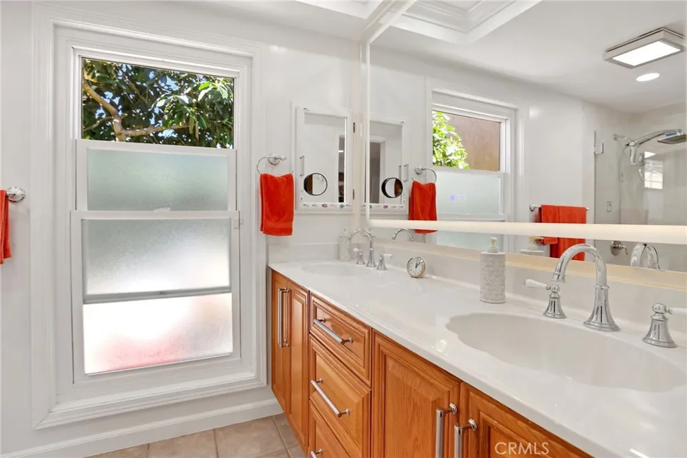 4549 Birchwood Seal Beach, CA 90740