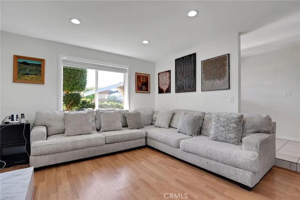 4549 Birchwood Seal Beach, CA 90740
