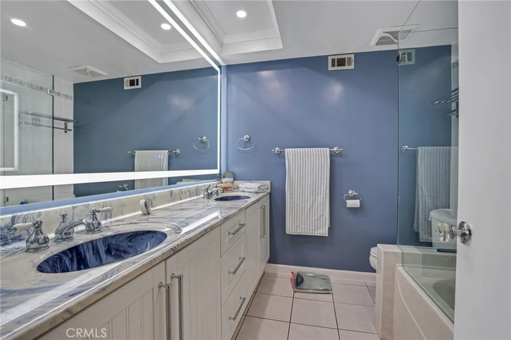 4549 Birchwood Seal Beach, CA 90740