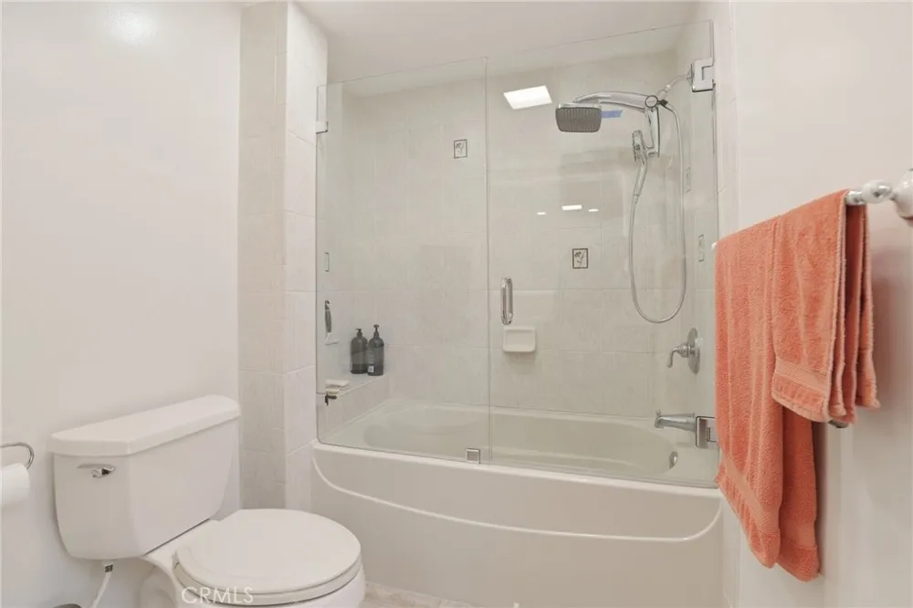 4549 Birchwood Seal Beach, CA 90740