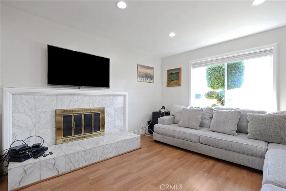 4549 Birchwood Seal Beach, CA 90740