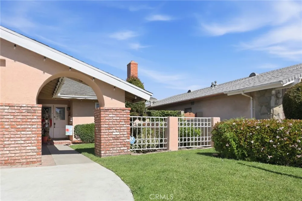 4549 Birchwood Seal Beach, CA 90740