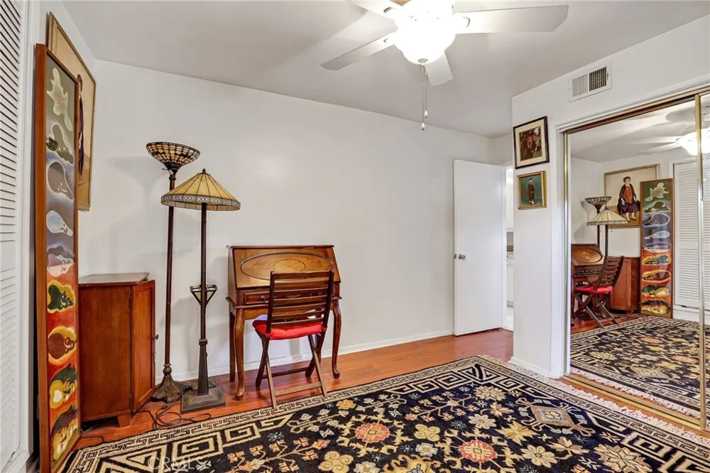 4549 Birchwood Seal Beach, CA 90740