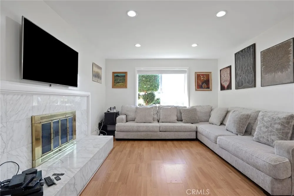 4549 Birchwood Seal Beach, CA 90740