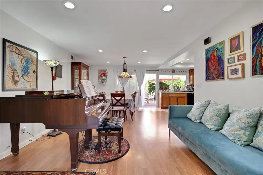 4549 Birchwood Seal Beach, CA 90740