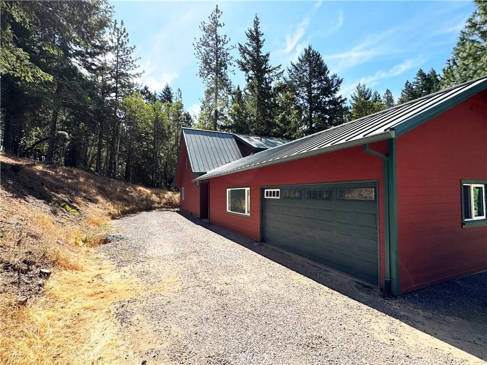4101 Chinquapin Drive Willits, CA 95490