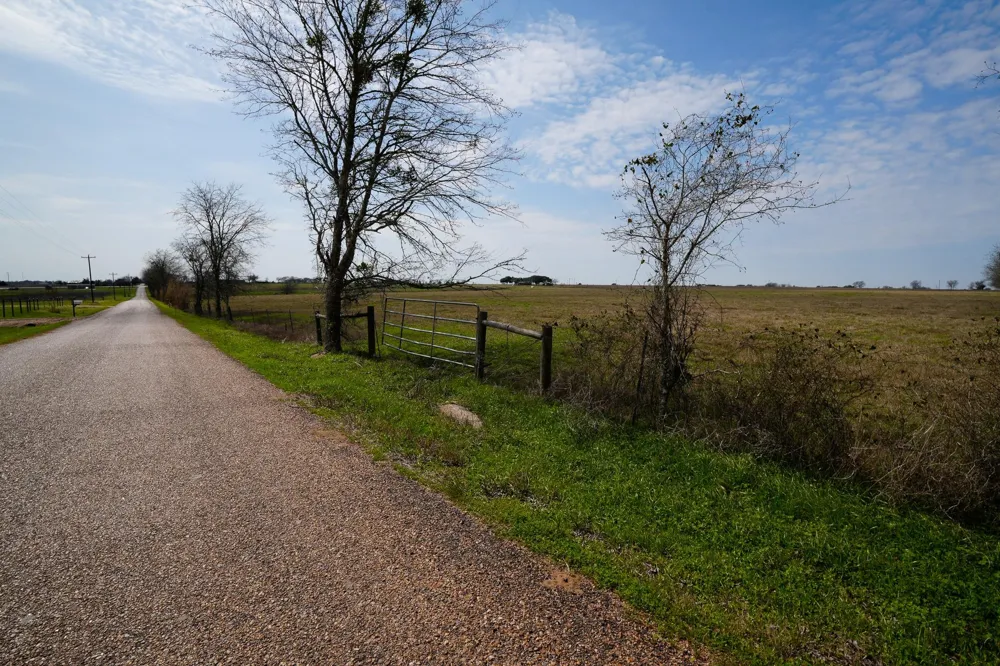 1011 Fm 956 Schulenburg, TX 78956