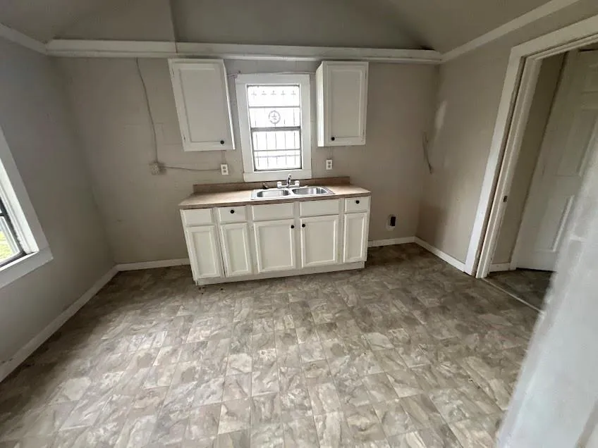 9583 S 3rd St Road Waco, TX 76706