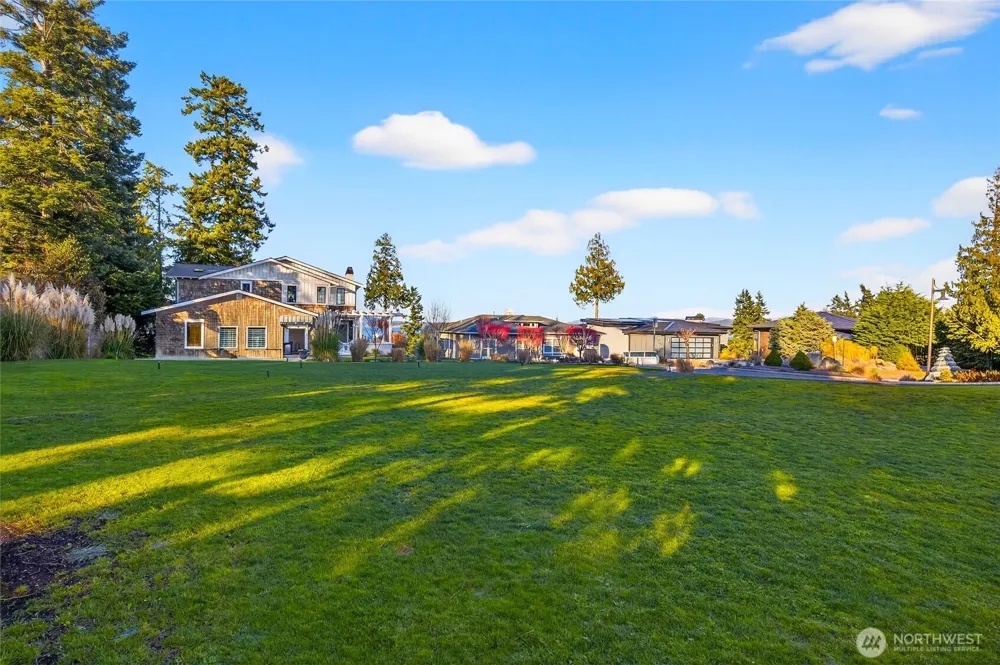 2810 Grady Lane Anacortes, WA 98221