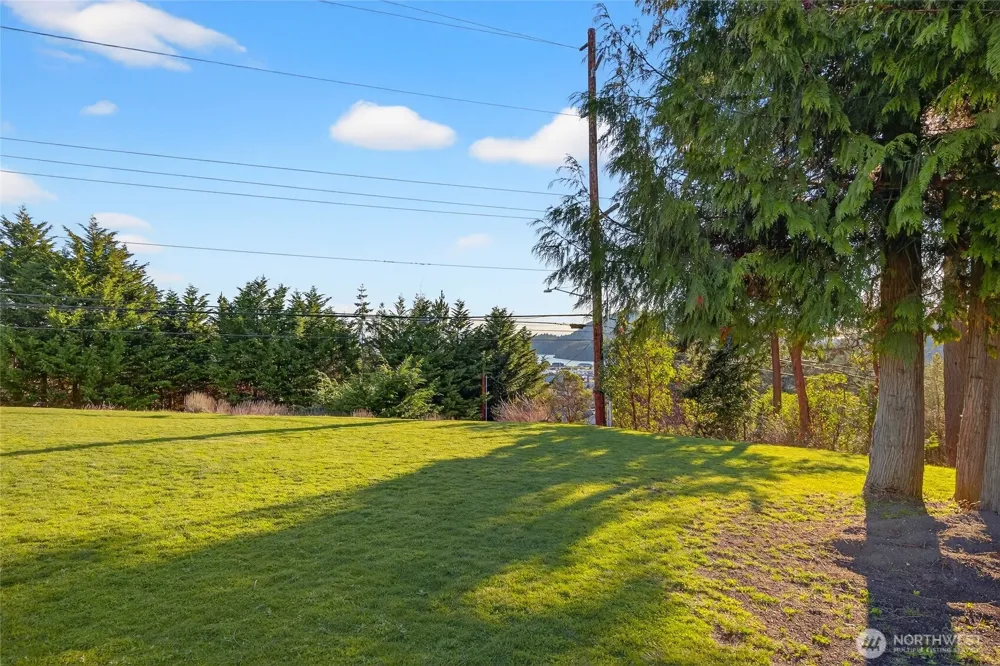 2810 Grady Lane Anacortes, WA 98221