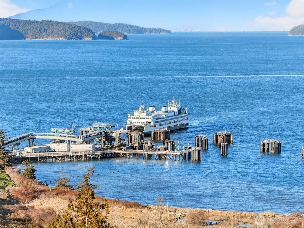 2810 Grady Lane Anacortes, WA 98221