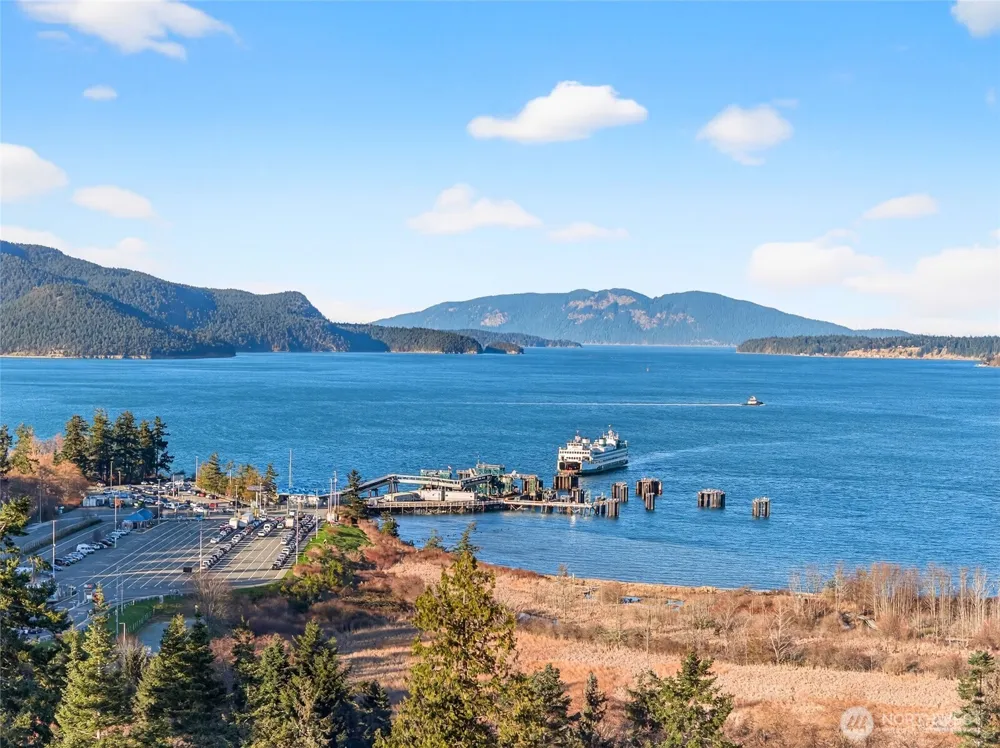 2810 Grady Lane Anacortes, WA 98221
