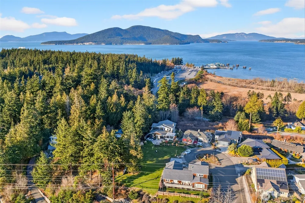 2810 Grady Lane Anacortes, WA 98221