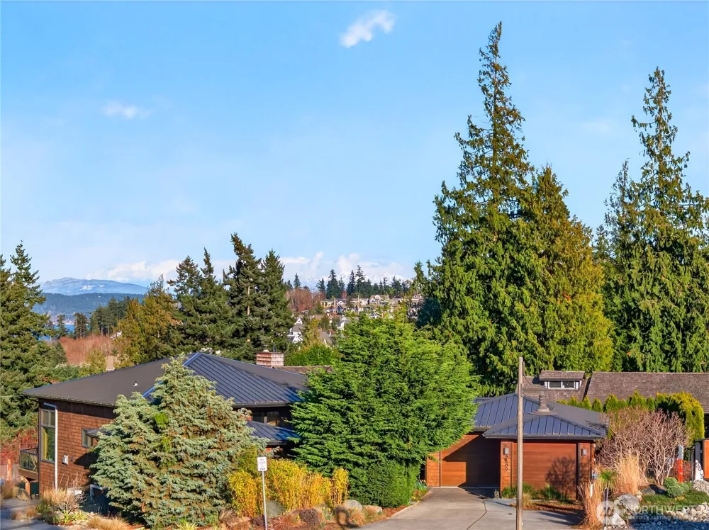 2810 Grady Lane Anacortes, WA 98221