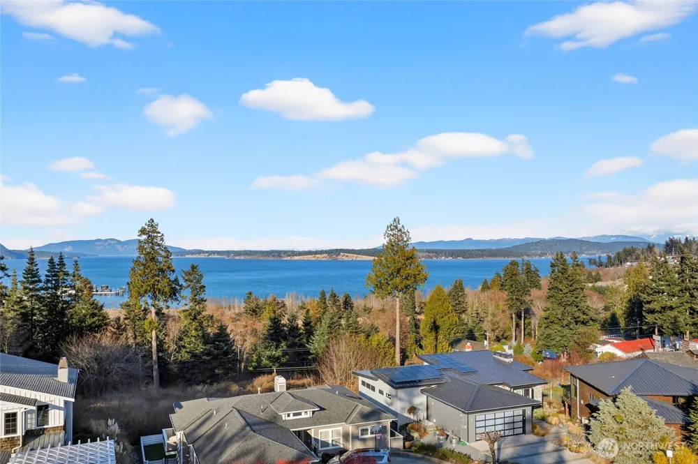 2810 Grady Lane Anacortes, WA 98221